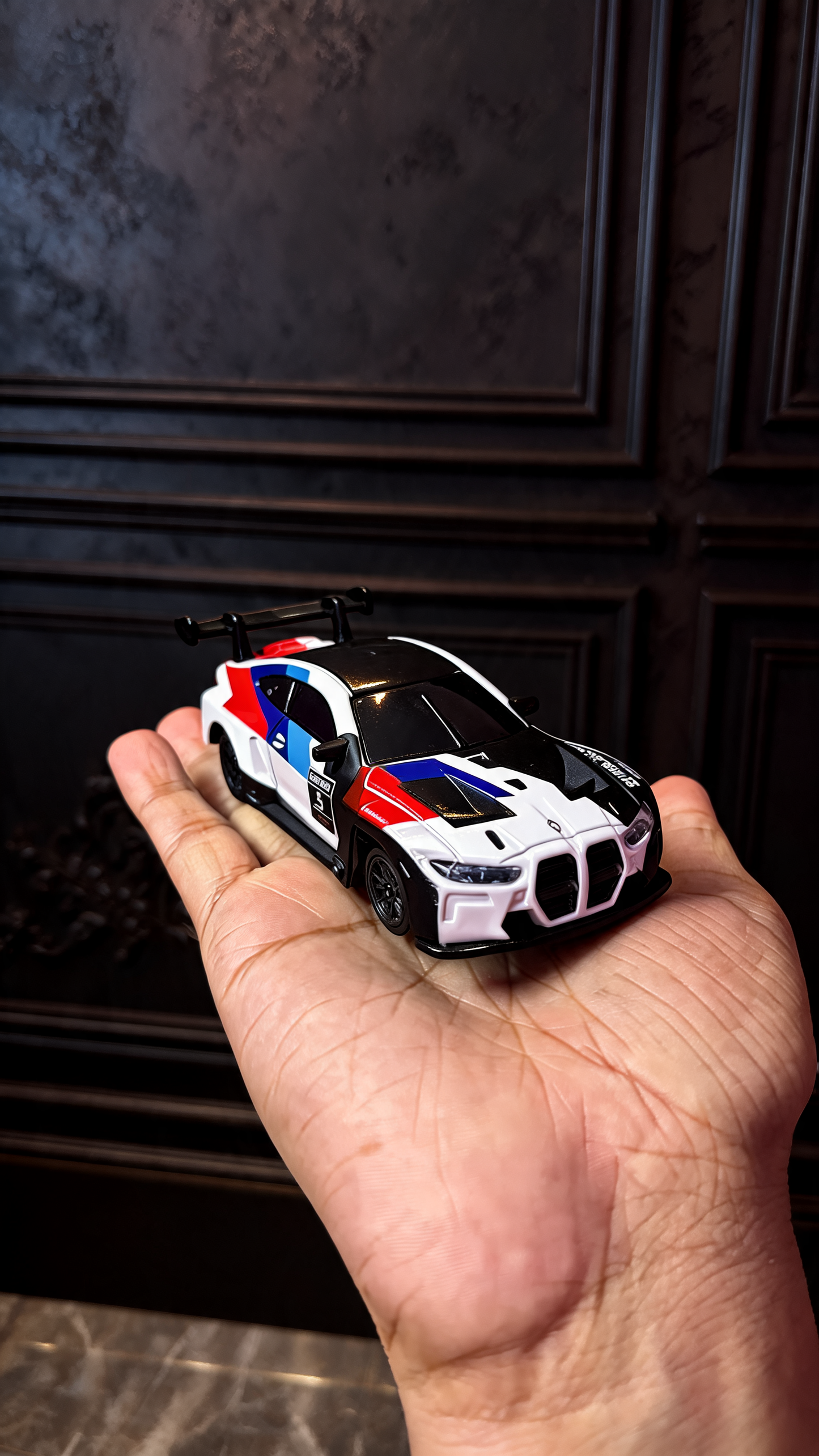 BMW Style 4WD RC Drift Car – 1:43 Scale High-Speed Racer 18kmph